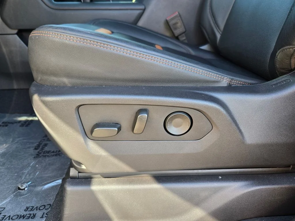 Used 2025 Onyx Black GMC AT4 image 17