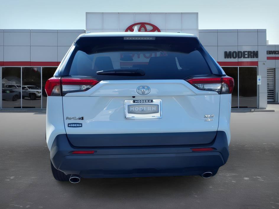 Used 2024 Ice Cap Toyota XLE image 4