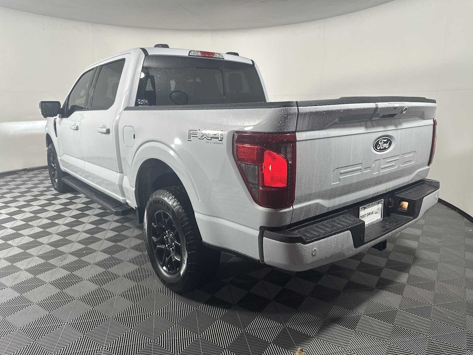 2025 Ford F-150 XLT - Photo 6