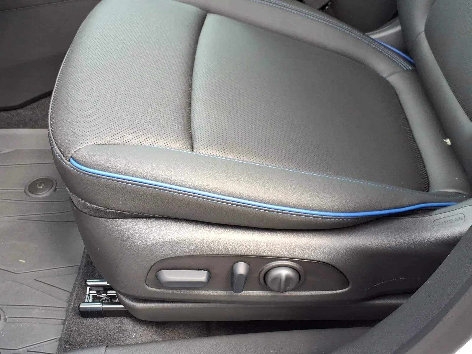 New 2026 Summit White Buick Sport Touring image 13