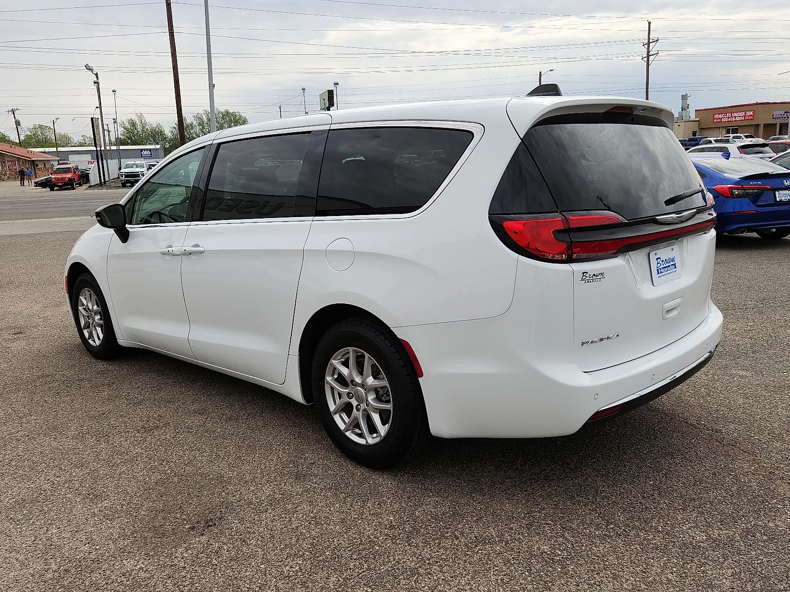 2024 Chrysler Pacifica Touring L - Photo 7