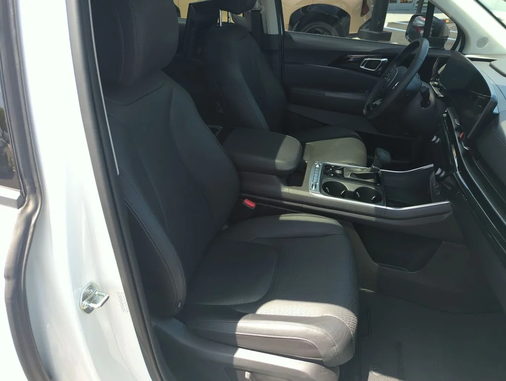 Used 2025 White Kia SX Prestige image 44