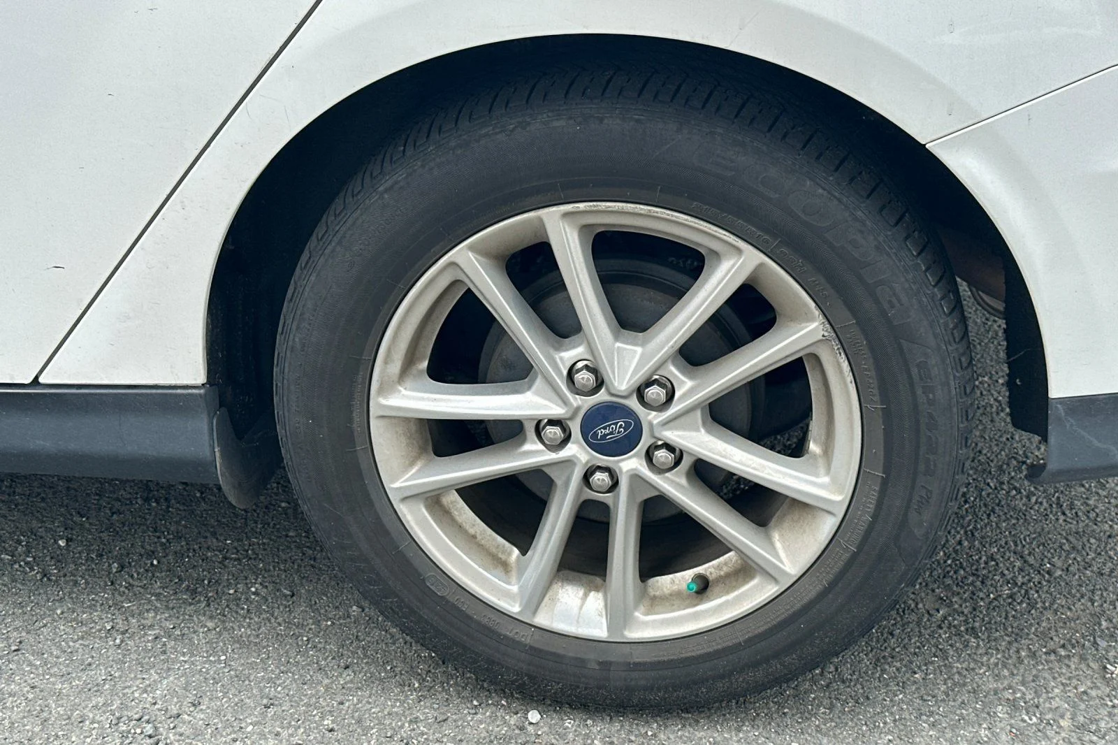 Used 2016 White Ford SE image 4