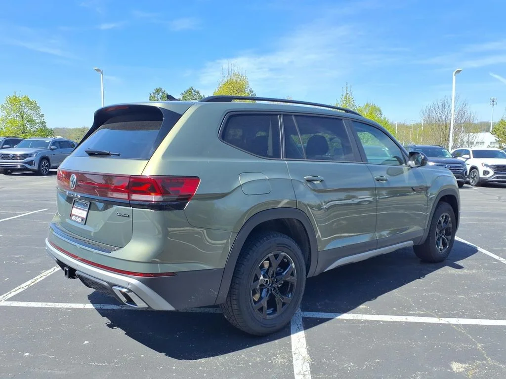 New 2026 Avocado Green Pearl Volkswagen Peak Edition image 2