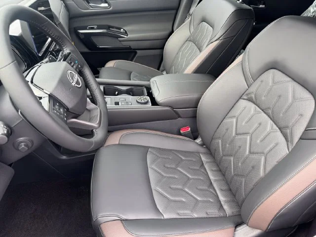 New 2026 Gun Metallic Nissan Platinum image 12