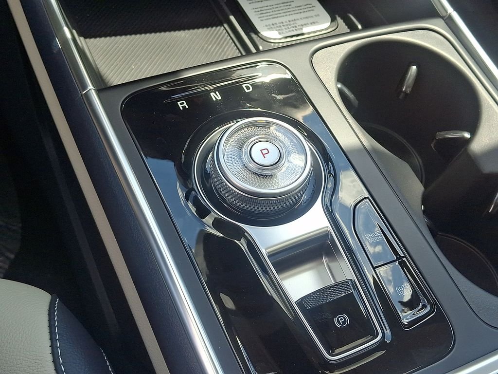 New 2026 Ceramic Silver Kia SX Prestige image 8