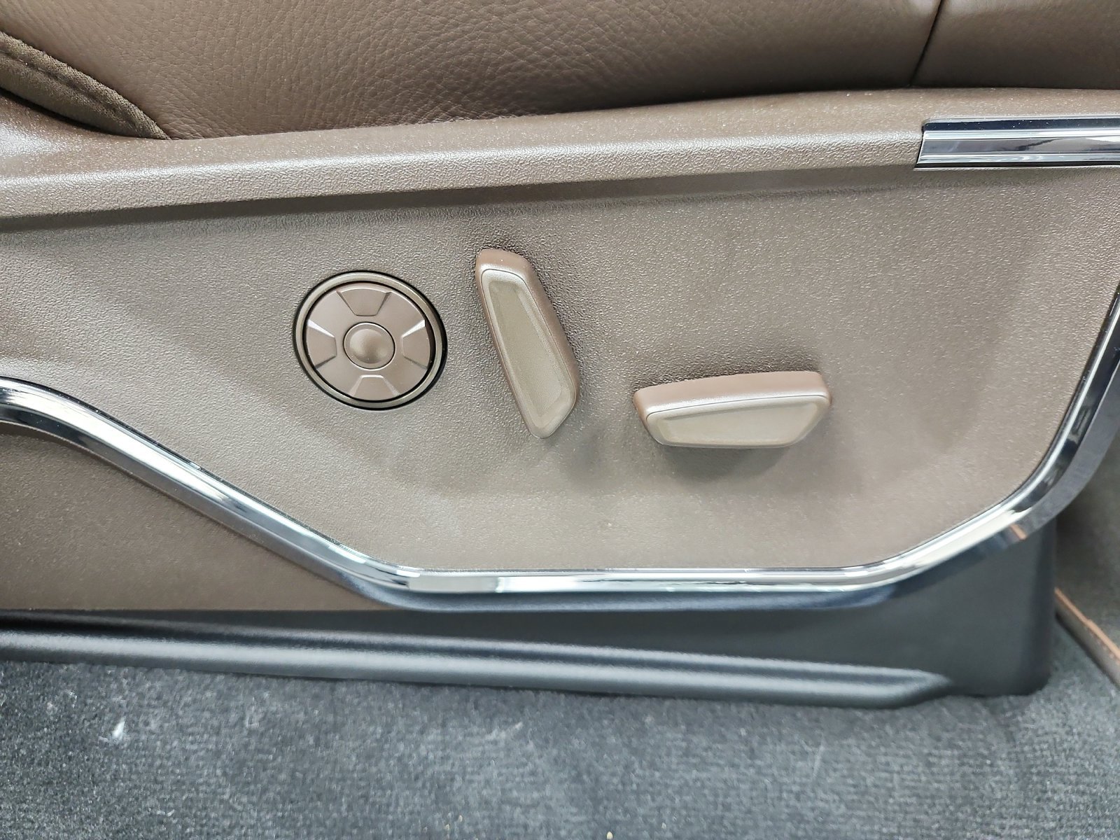 New 2027 Marsh Gray Metallic Ford F-250® King Ranch® image 42