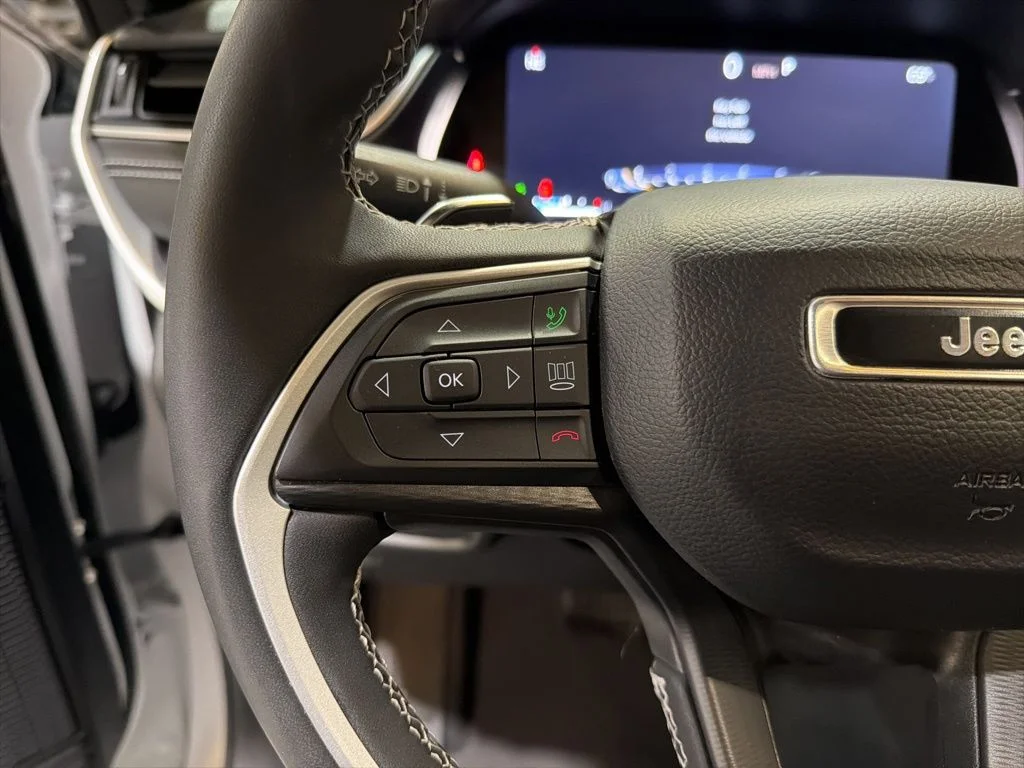 Used 2023 White Jeep Altitude X image 13