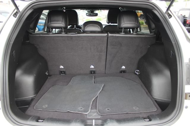 Used 2024 White Jeep Latitude image 24