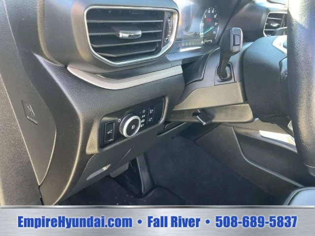Used 2023 Black Ford XLT image 22