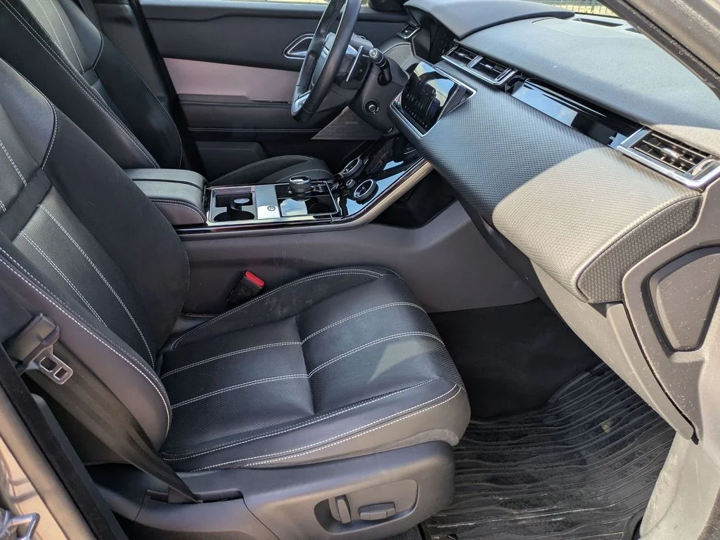 Used 2018 Gray Land Rover SE R-Dynamic image 21