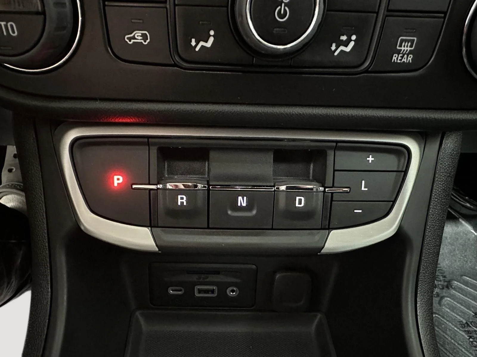 Used 2023 SUMMIT WHITE GMC SLT image 14