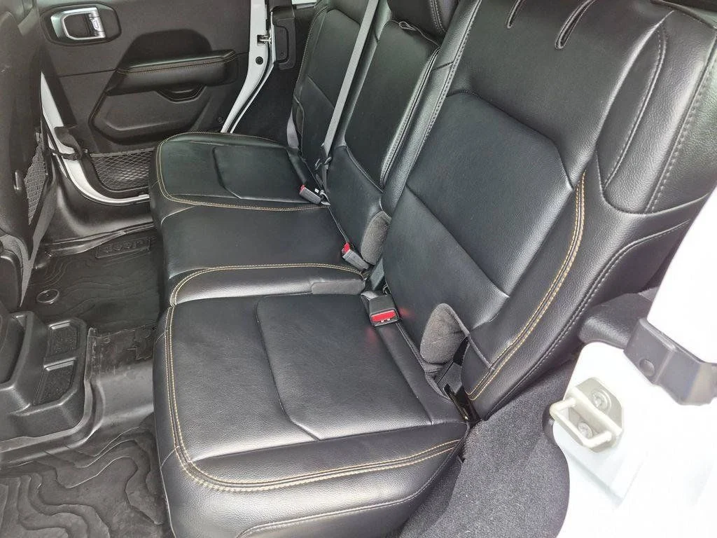 Used 2024 White Jeep Sahara image 25