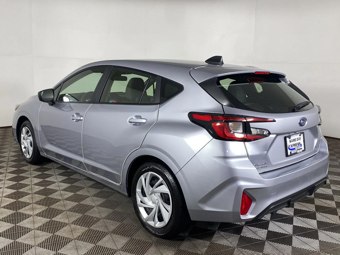 Used 2024 Ice Silver Metallic Subaru Base image 5