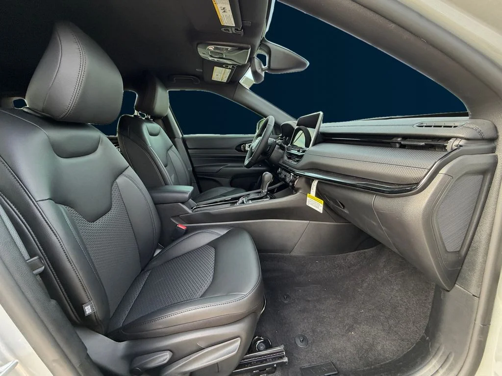 New 2026 Silver Jeep Latitude image 17