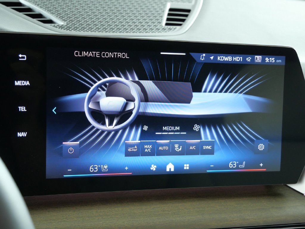 New 2027 Alpine White BMW xDrive28i image 42