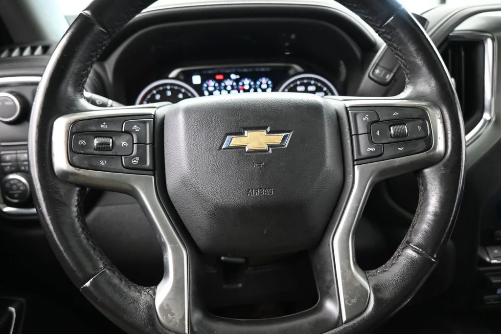 Used 2022 Iridescent Pearl Tricoat Chevrolet LTZ image 30