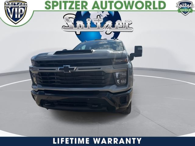 View vehicle photo 3