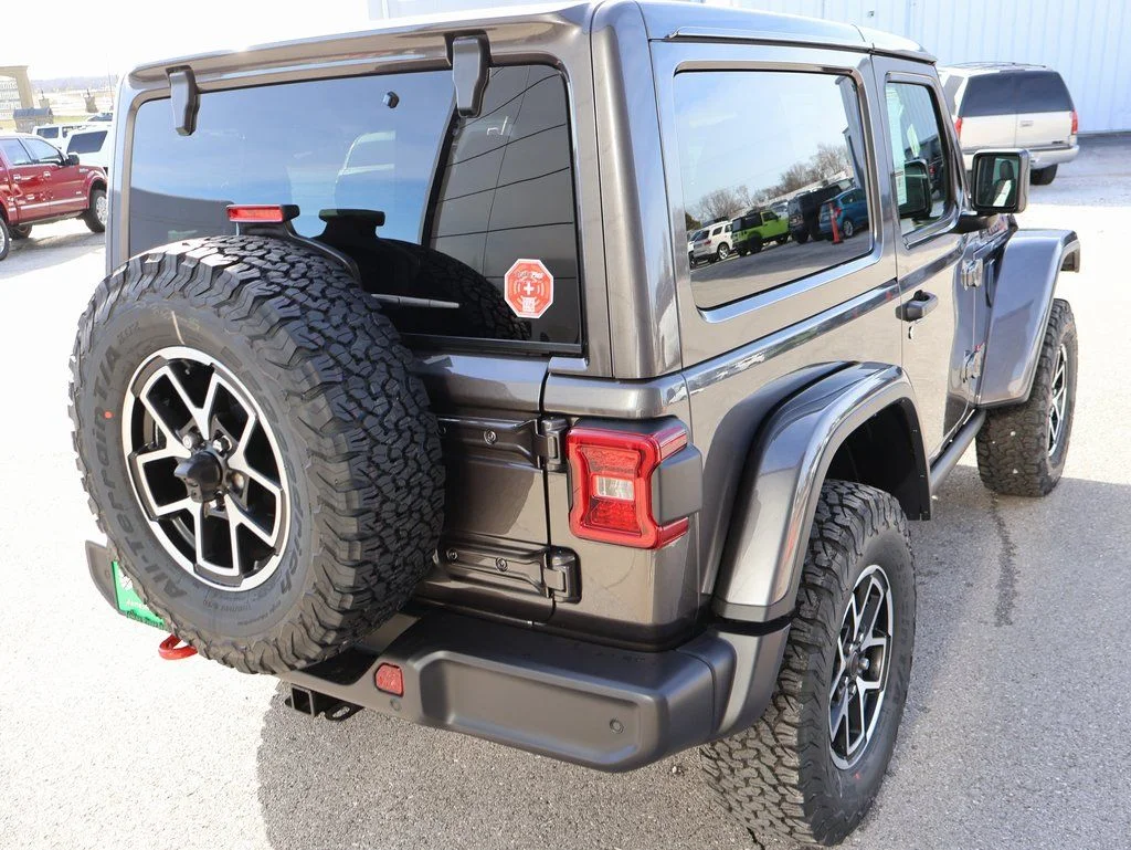 New 2026 Granite Crystal Metallic Clearcoat Jeep Rubicon image 5