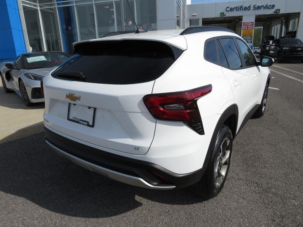 Used 2024 Summit White Chevrolet LT image 8