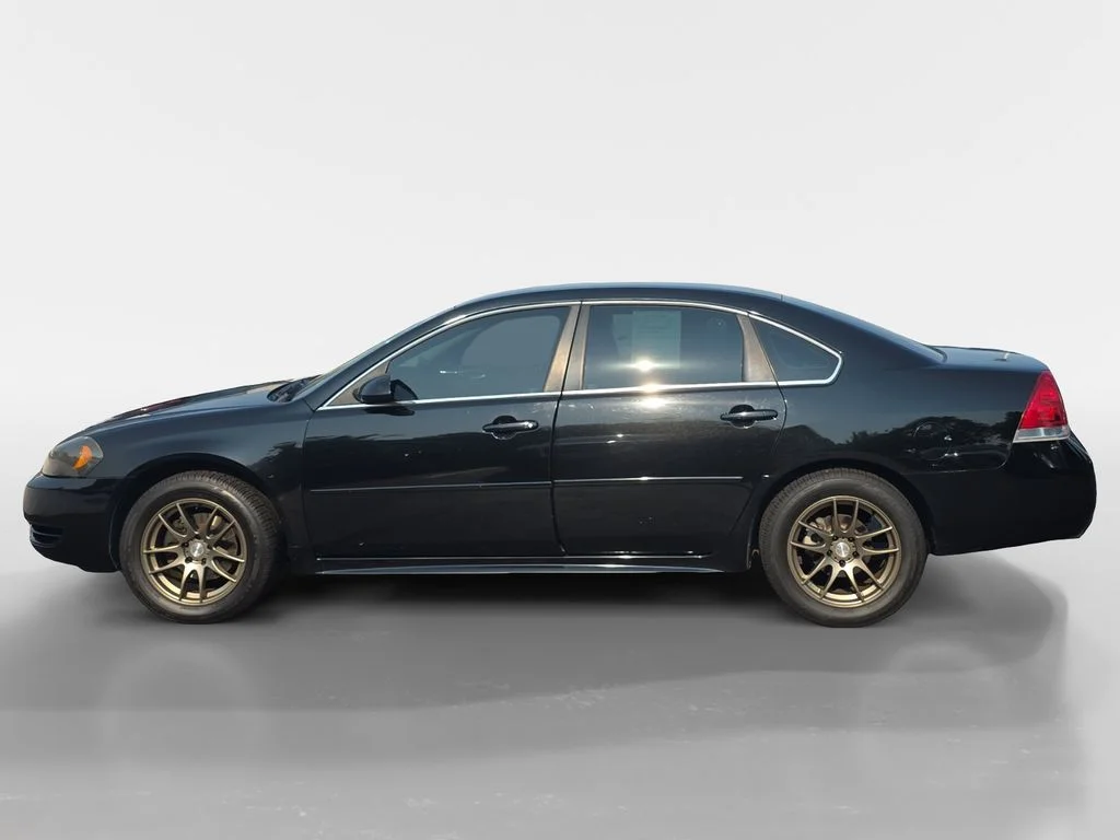 Used 2012 Black Chevrolet LS image 5