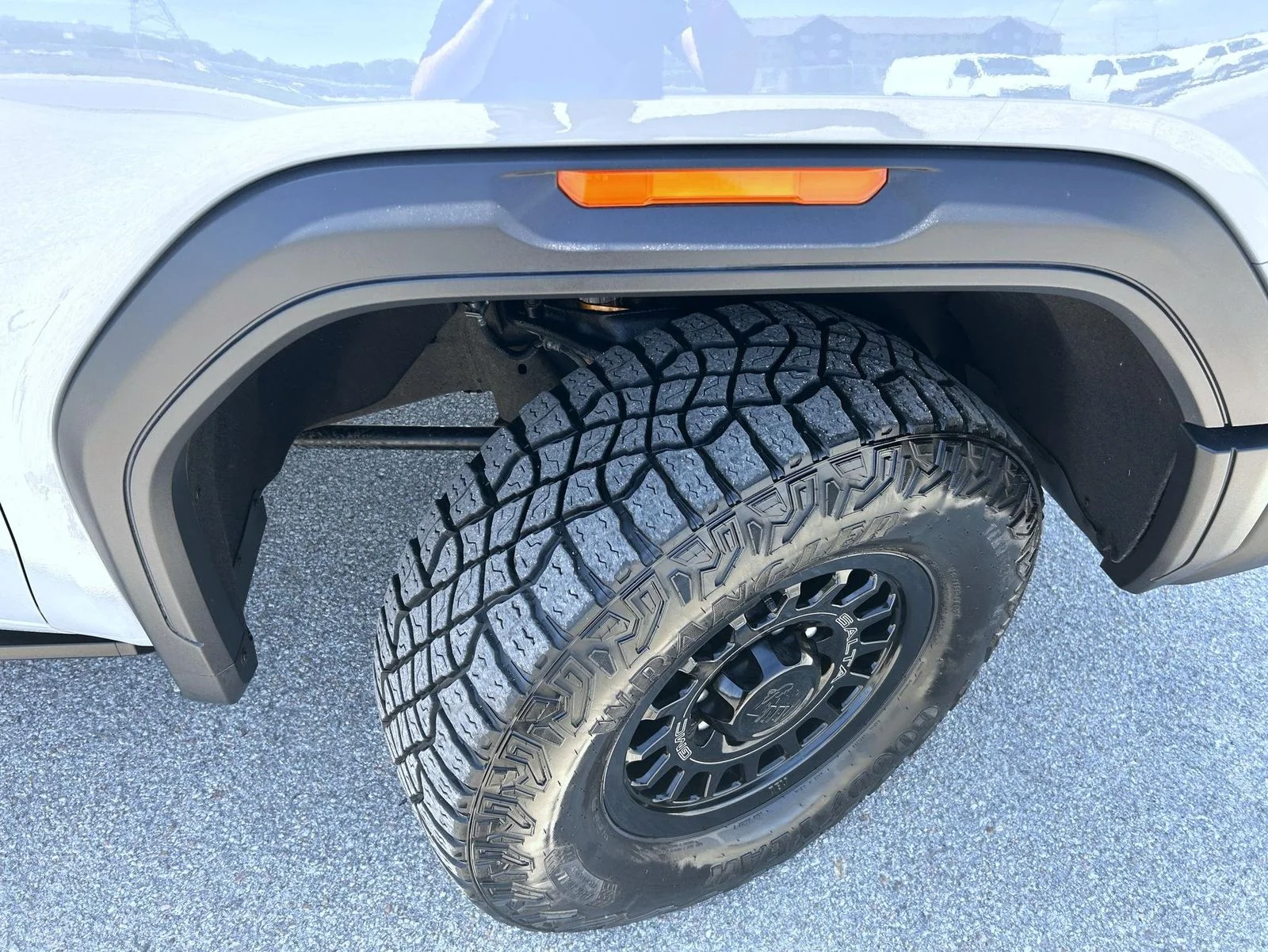 Used 2025 Gray GMC AT4X image 23