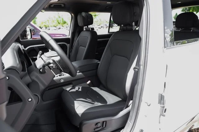 2025 Land Rover Defender V8 - Photo 43