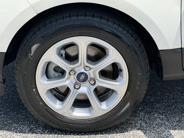 Used 2021 White Ford SE image 16