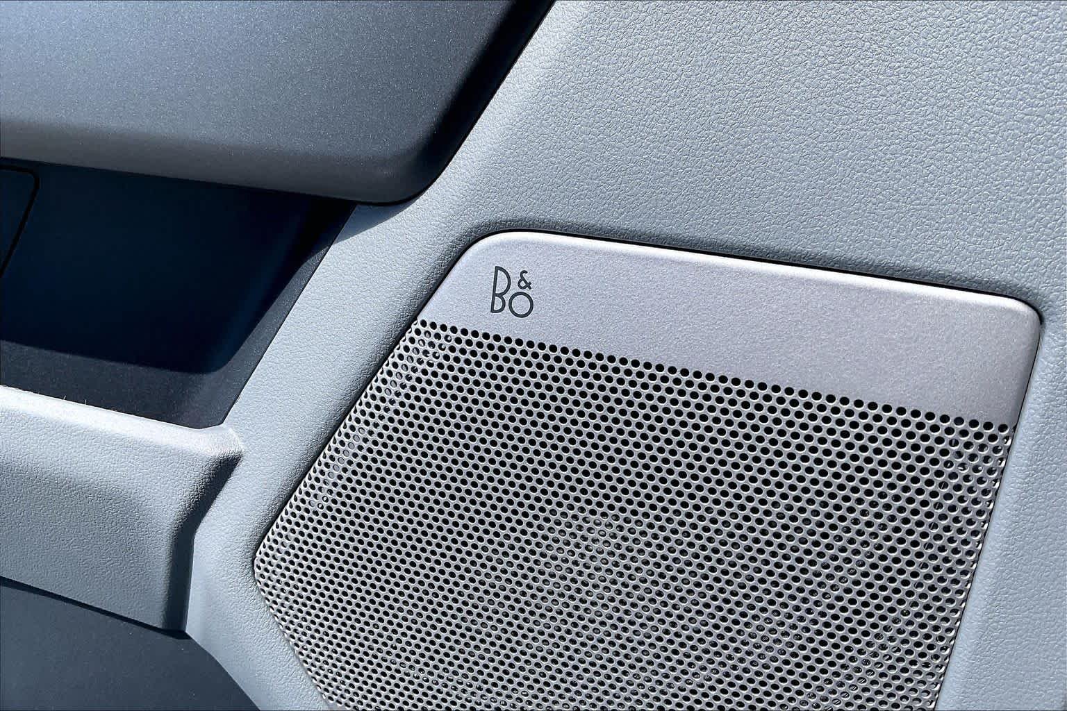 New 2026 Oxford White Ford XLT image 17