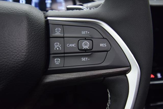 New 2026 Diamond Black Crystal Pearl-Coat Exterior Paint Jeep Limited image 29