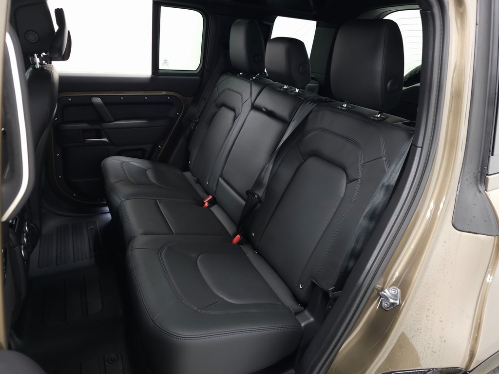 2026 LAND ROVER DEFENDER - Image 35