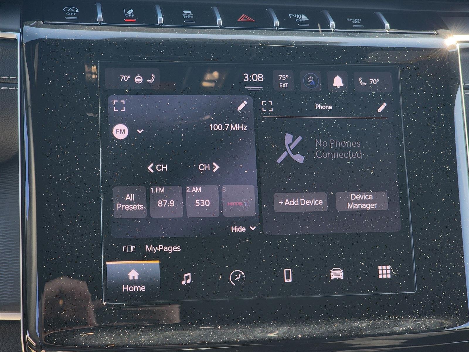 Used 2024 Diamond Black Crystal Pearlcoat Jeep Laredo X image 14