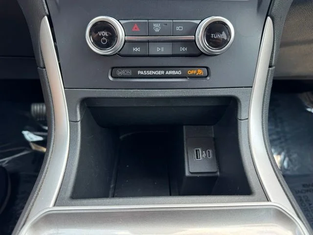 Used 2024 Gray Ford SEL image 27