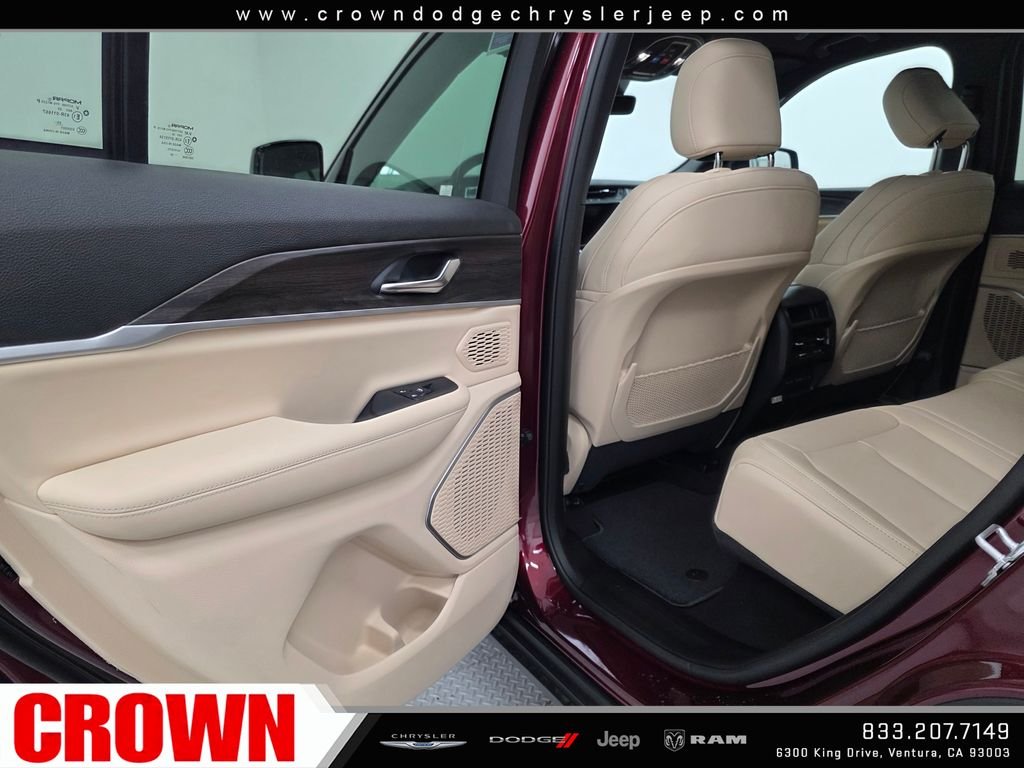 New 2026 Velvet Red Pearl-Coat Exterior Paint Jeep Limited image 10