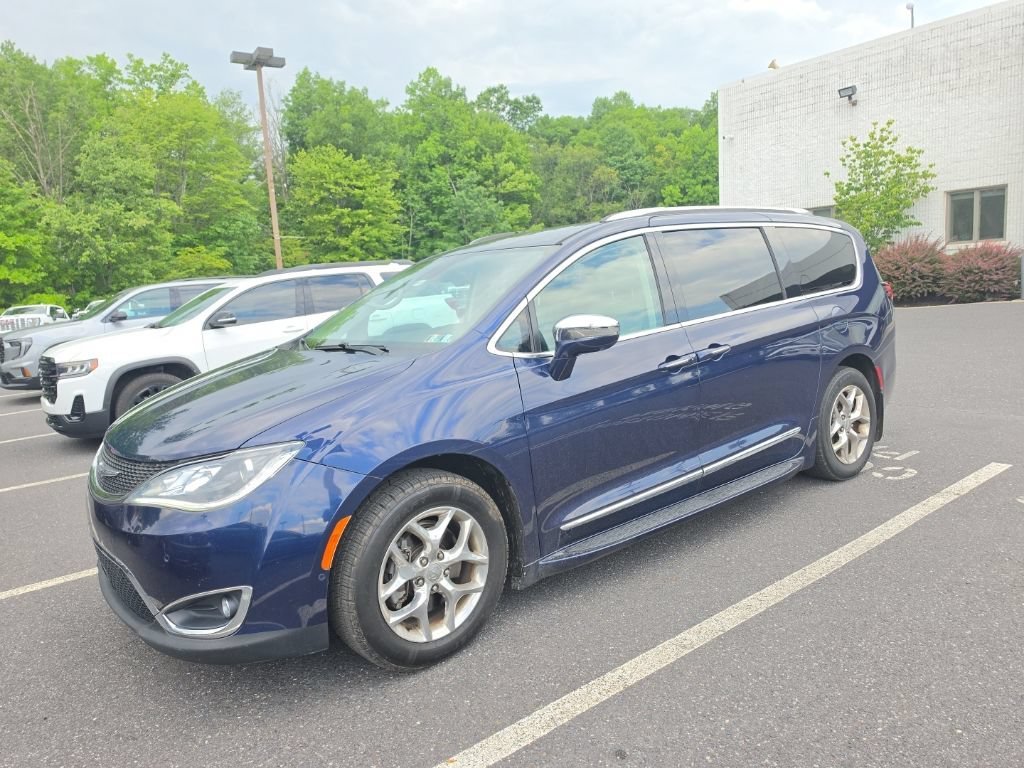 Used 2017 Chrysler Pacifica Limited with VIN 2C4RC1GGXHR512339 for sale in Quakertown, PA