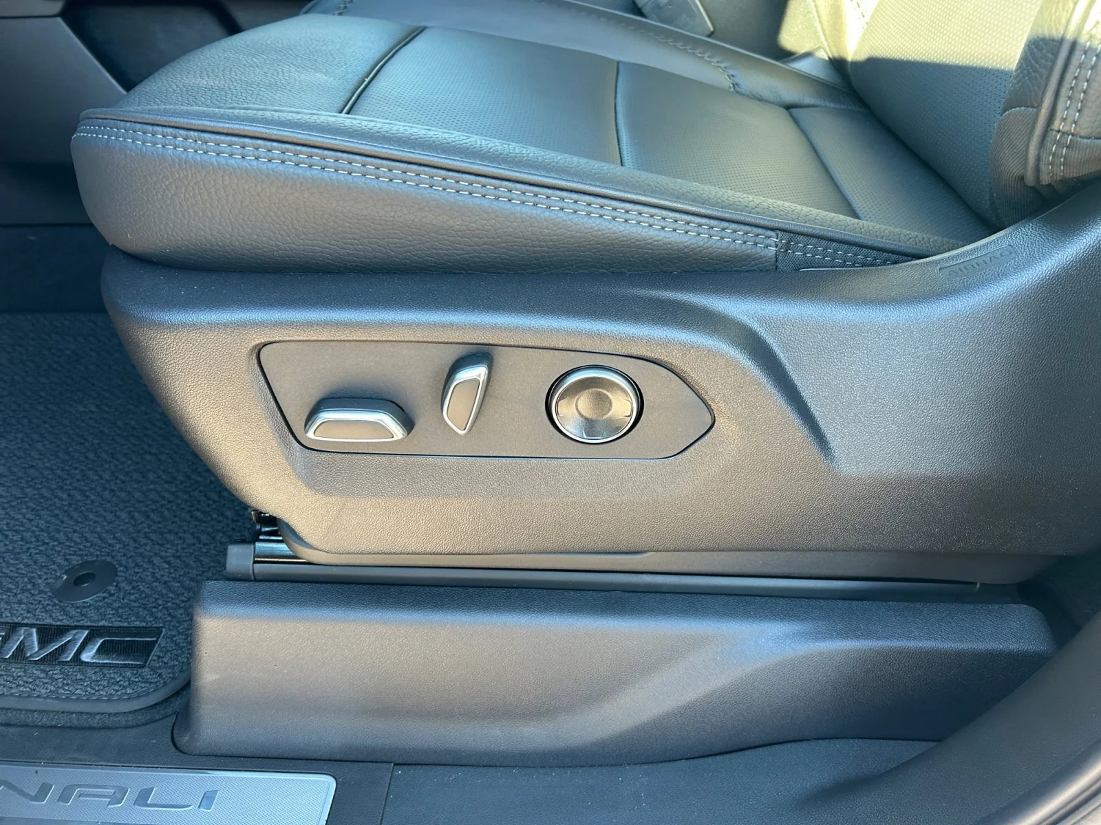 New 2026 Glacier White Tricoat GMC Denali image 15