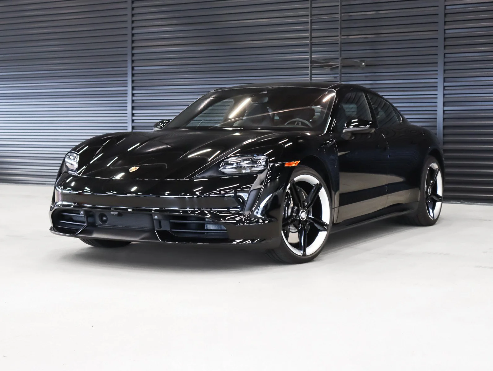2021 Porsche Taycan Turbo's photo
