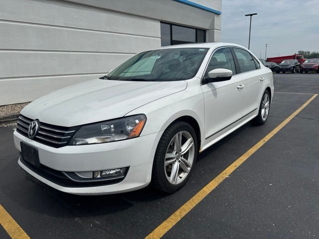 Used 2015 Candy White Volkswagen 1.8T SE image 1
