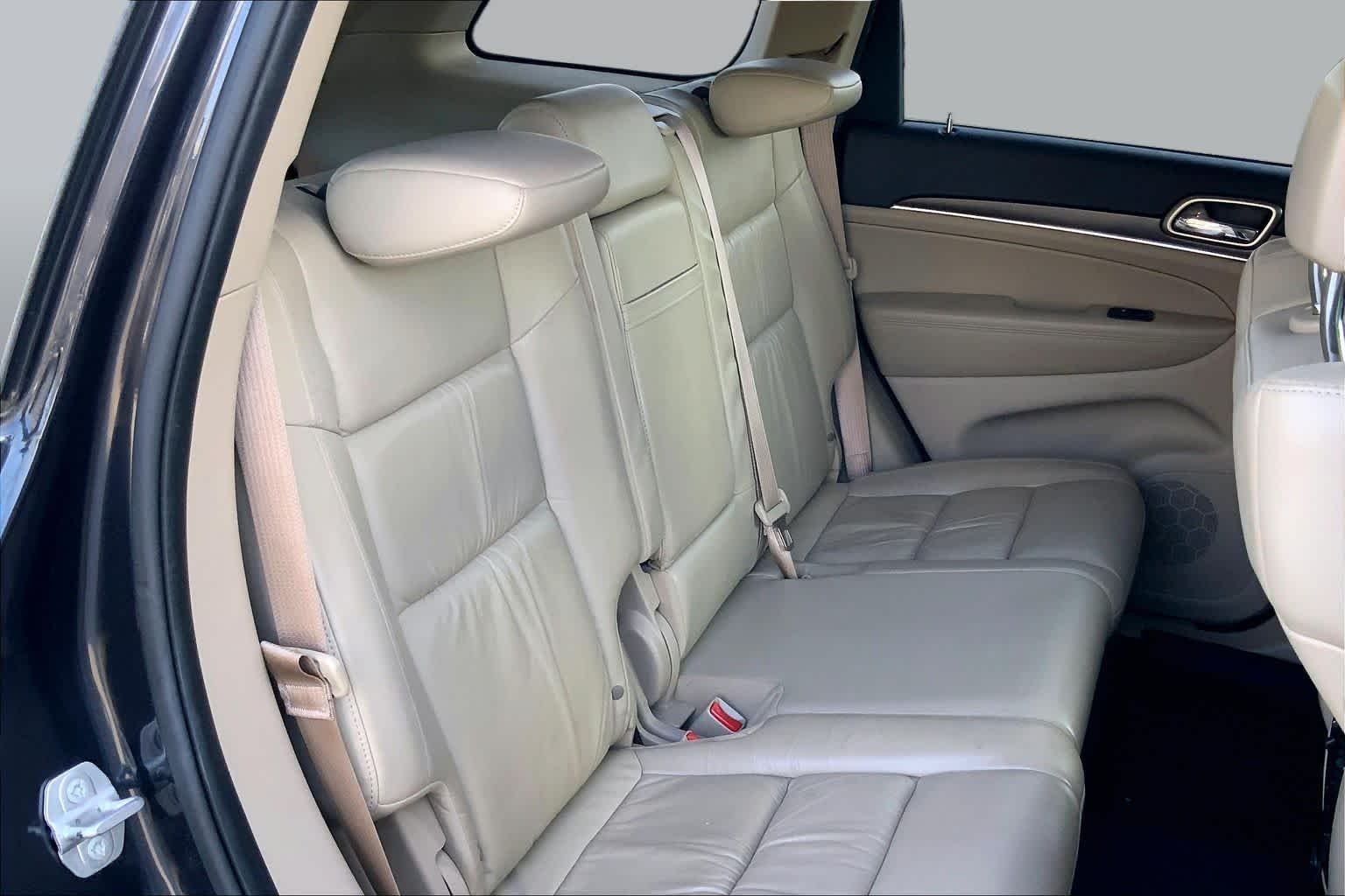 Used 2015 Maximum Steel Metallic Clearcoat Jeep Limited image 19