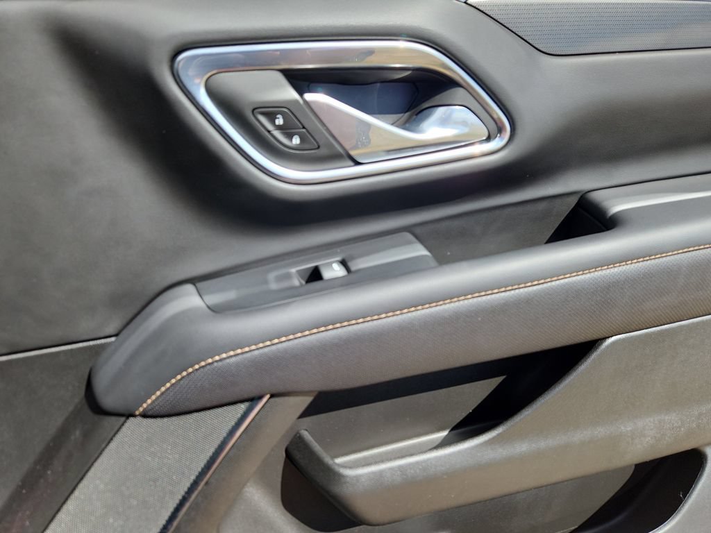 Used 2023 VOLCANIC RED TINTCOAT GMC AT4 image 14