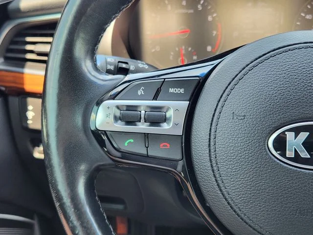 Used 2018 Snow White Pearl Kia Premium image 32