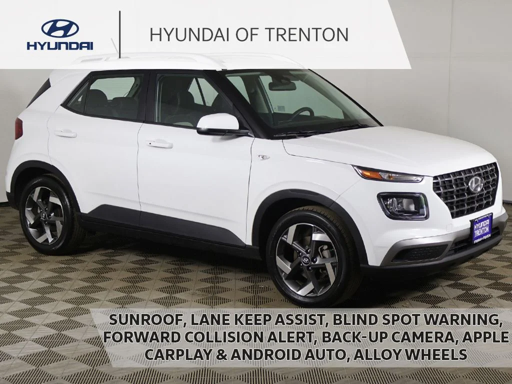 2024 Hyundai Venue SEL IVT's photo