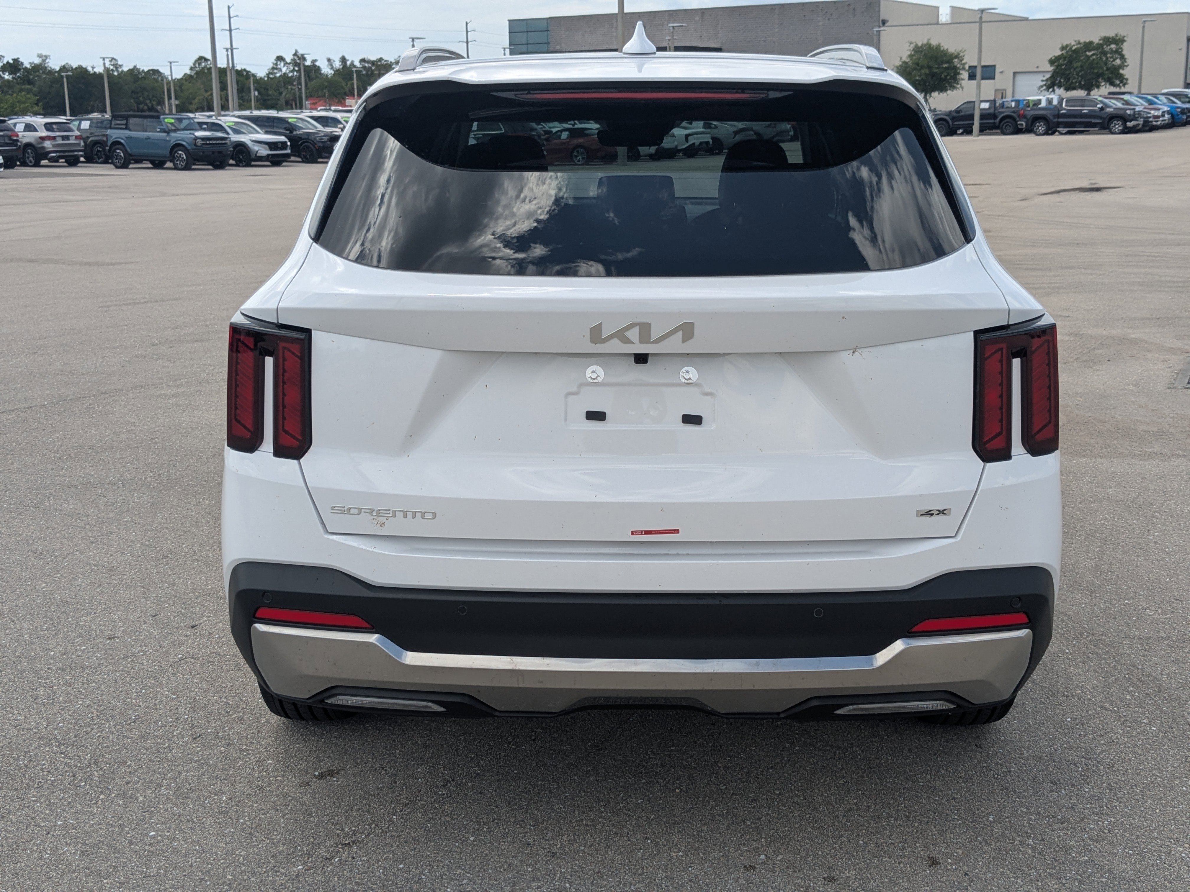 New 2026 Glacial White Pearl Kia S image 6