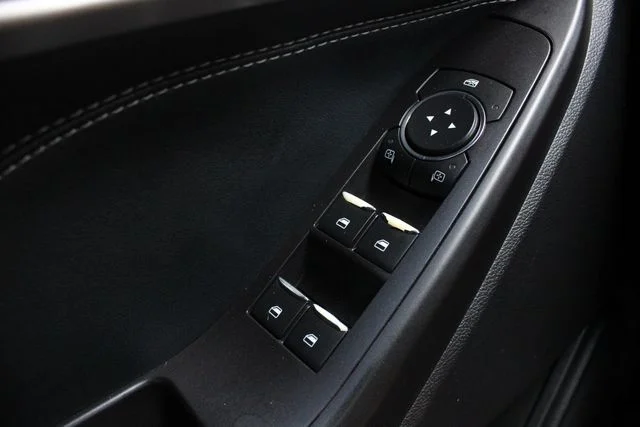 Used 2020 Black Ford XLT image 8