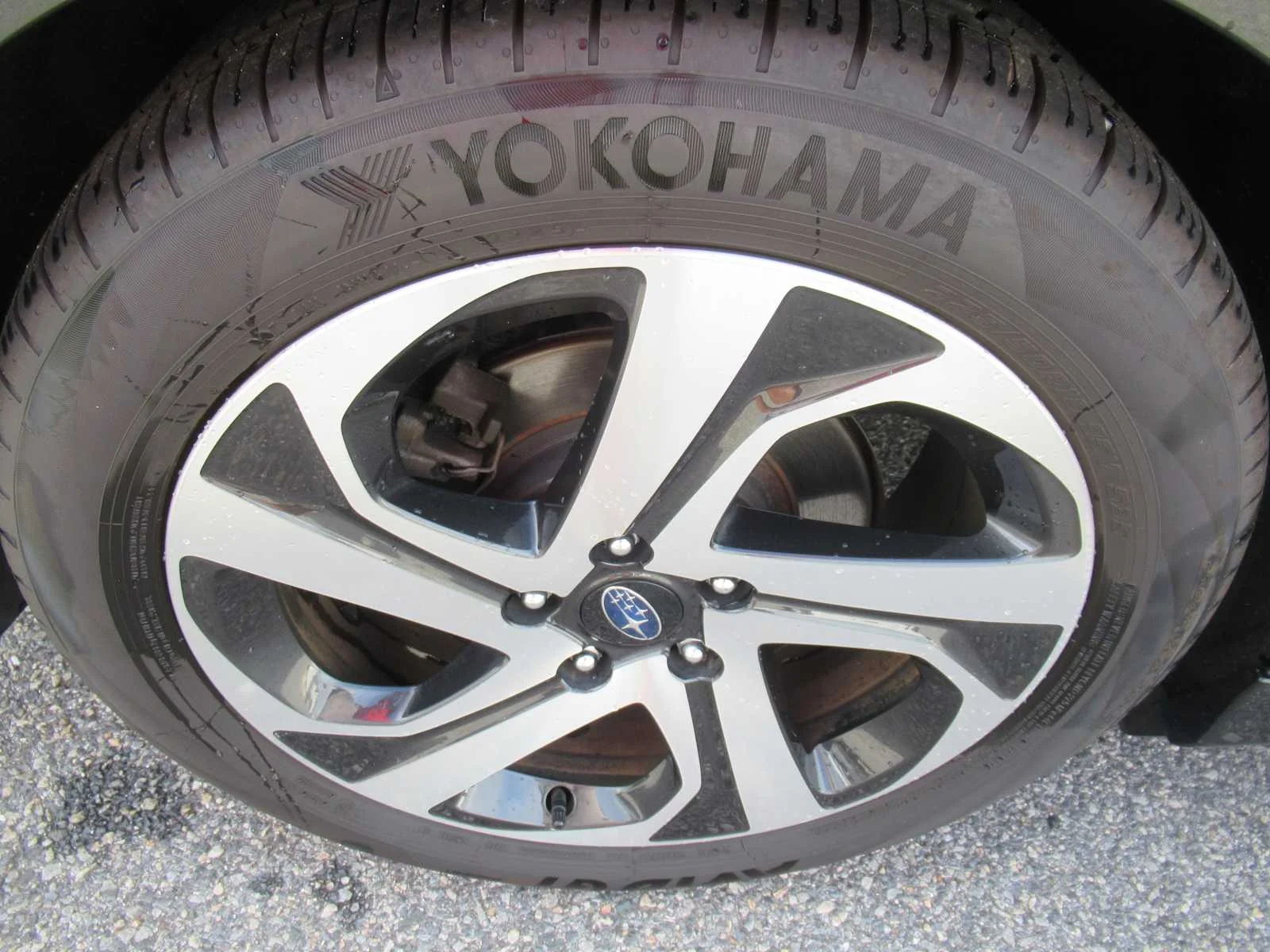Used 2022 Crystal Black Silica Subaru Limited image 9