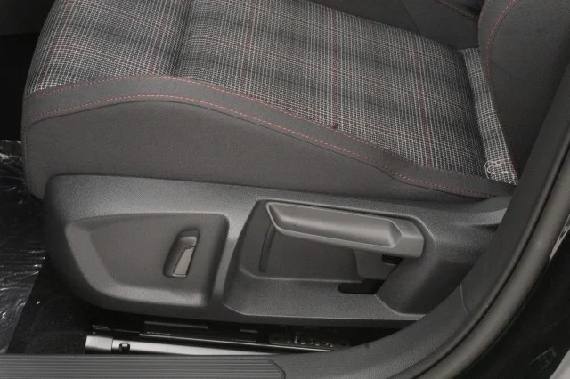 2026 Volkswagen Golf GTI S - Photo 16