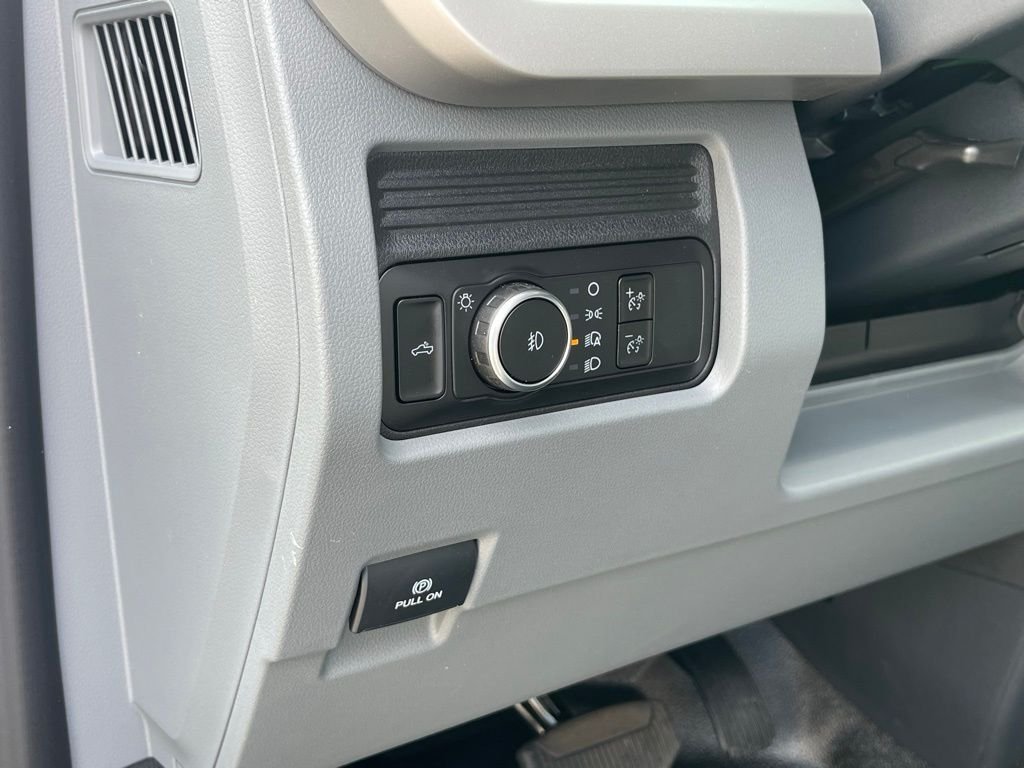 New 2026 Oxford White Ford F-450® XL image 27