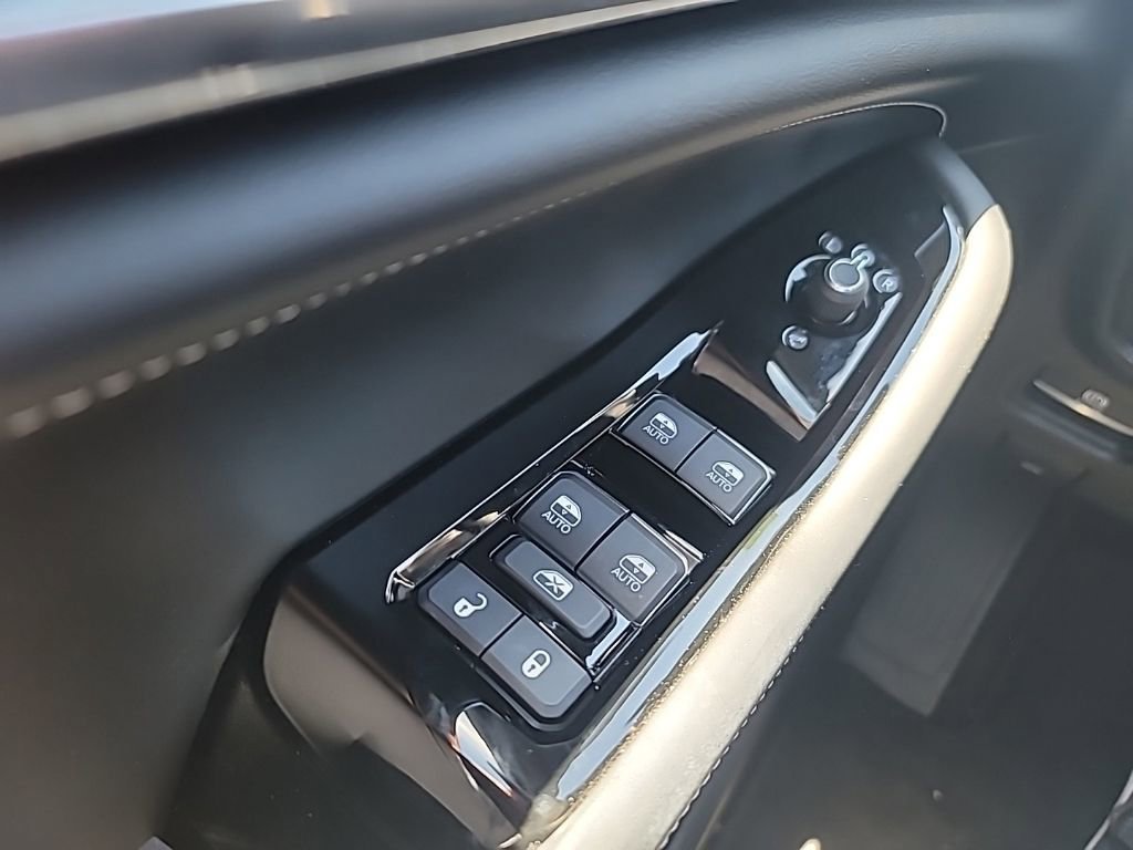 2023 Jeep Grand Cherokee Overland - Photo 17
