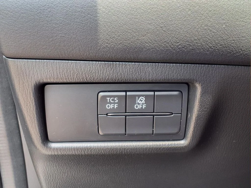 Used 2018 Silver Mazda Touring image 15
