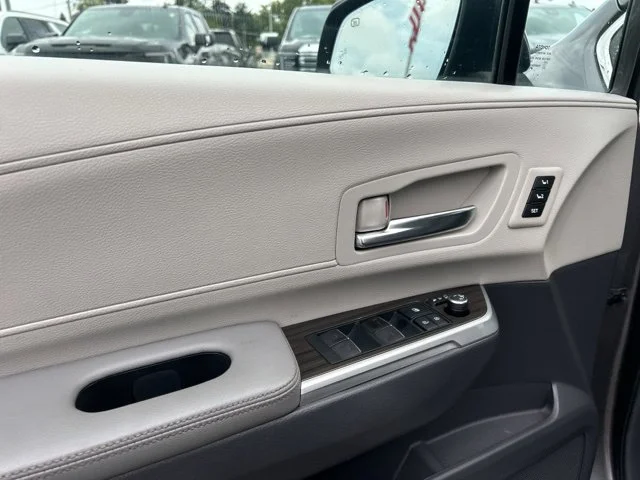 2021 Toyota Sienna Limited - Photo 31